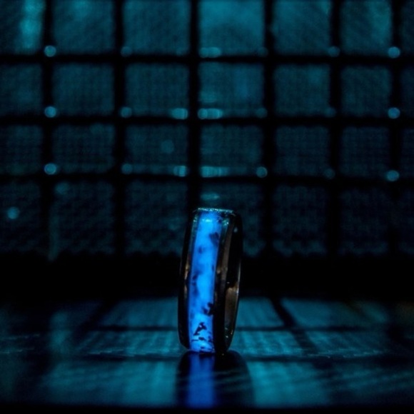 NWT Gentle Bands The Gunshot Tungsten Meteorite Men’s Wedding Band - Picture 2 of 7